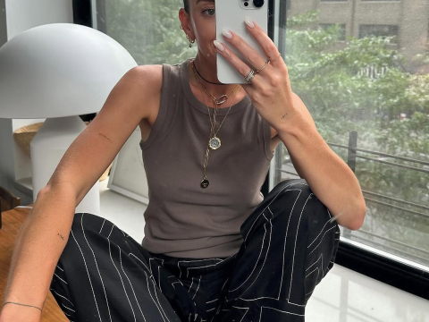 Βρήκαμε τα πιο άνετα και cool tank tops που θα φορέσεις με τα πάντα