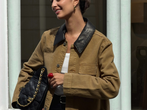 Loafers, μπότες και slip φούστες: 7 τάσεις που αγαπούν οι Παριζιάνες