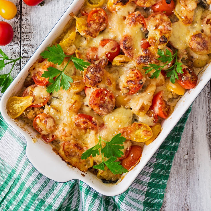 Ζυμαρικά με κοτόπουλο και κρεμώδη σάλτσα στον φούρνο