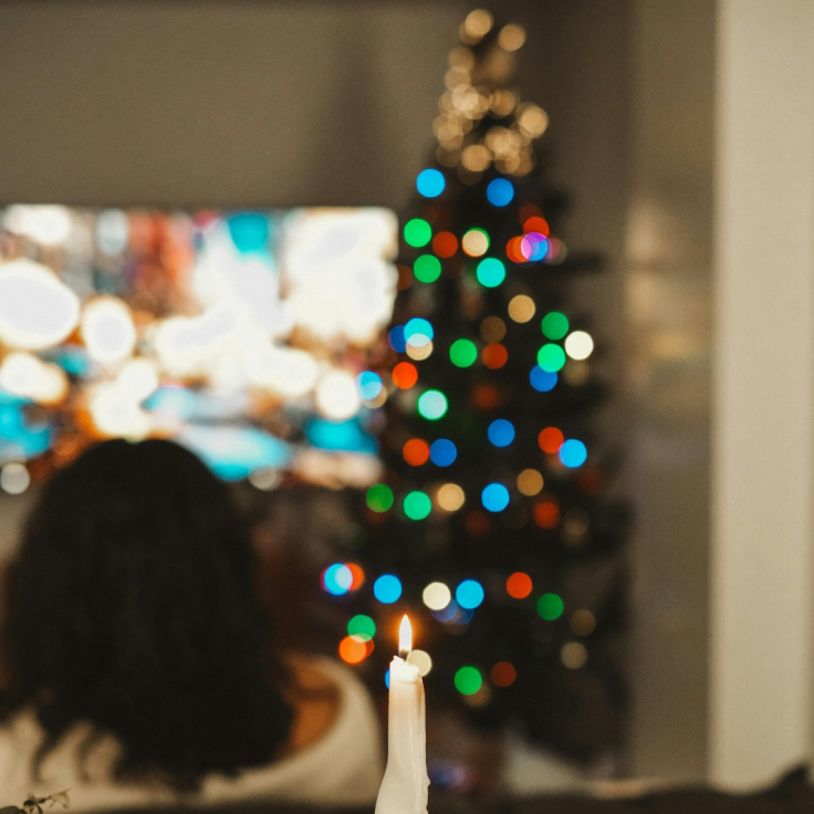 Γιατί βλέπουμε ξανά και ξανά τις ίδιες χριστουγεννιάτικες ταινίες; Η επιστήμη έχει την απάντηση