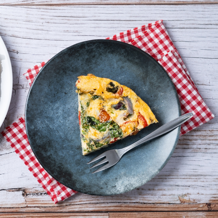 Αλμυρή τάρτα με λαβράκι αγκινάρες και λιαστές ντομάτες που εντυπωσιάζει