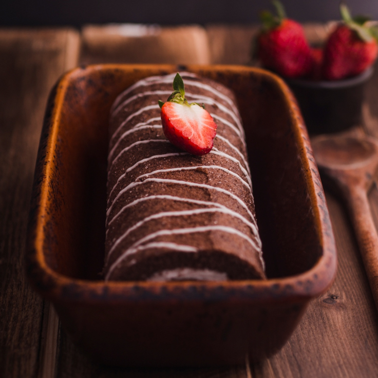 Αν έχεις αυτά τα 4 υλικά, μπορείς να φτιάξεις τον πιο νόστιμο κορμό σοκολάτας