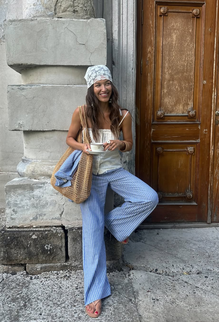 5 + 1 styling hacks που θα ανανεώσουν τα καλοκαιρινά σου looks με μηδέν ευρώ