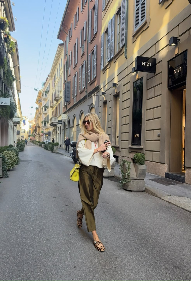 Μετά τα σατέν παντελόνια έρχονται τα taffeta pants – Πώς θα τα φορέσεις 
