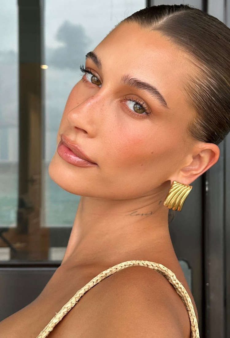 Hailey Bieber