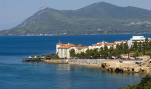 the-coast-in-front-of-the-hotels-of-edipsos.jpg