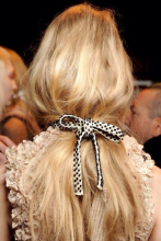 371678e39a59108f41cfda7795842d78-loose-ponytail-messy-low-ponytails.jpg