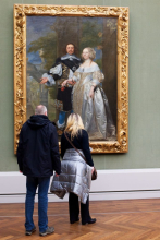 photographer-goes-through-the-museums-to-capture-the-similarities-between-the-paintings-and-the-visitors-and-the-result-will-impress-you-59e6fb4604802-700-copy.jpg