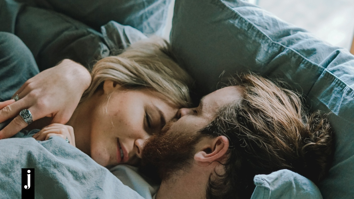 Ο λόγος που πρέπει να κοιμάστε στο ίδιο κρεβάτι, σύμφωνα με έρευνα