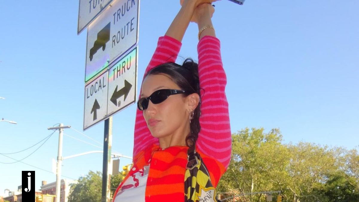 Weird Girl Aesthetic Η νέα μανία του Tik Tok που ανατρέπει όλους τους