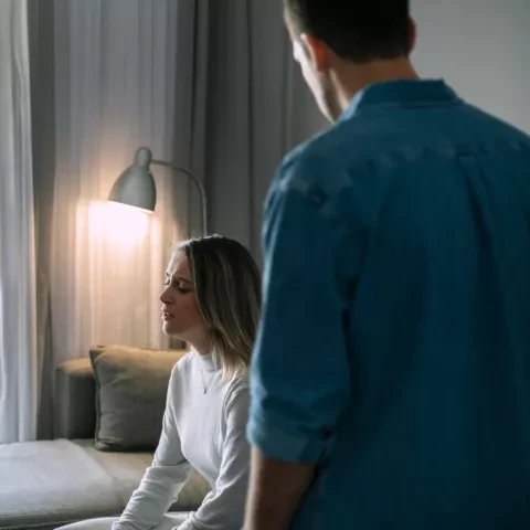 Το μεγαλύτερο red flag σε ένα γάμο - Καταλήγει σε διαζύγιο κατά 90%, σύμφωνα με ψυχολόγους