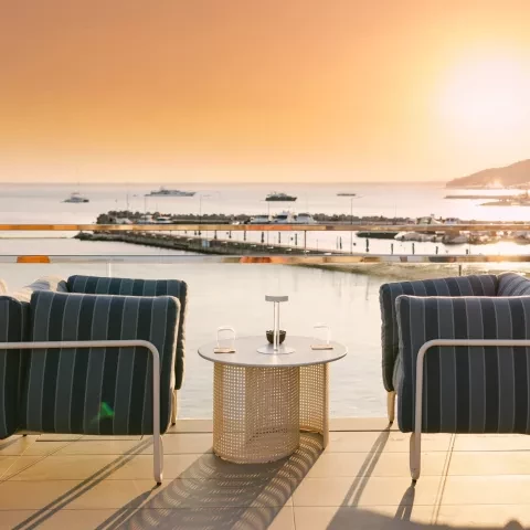 Asteria Rooftop: Ένα spot εκτοξεύει στα αστέρια κάθε στιγμή πριν ή μετά τον γάμο - Μια ανάσα μακριά