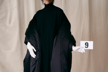 Balenciaga: Ο Demna Gvasalia αποκαλύπτει πώς είναι να παρουσιάζεις το couture show του αιώνα