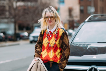 5 σχέδια πουλόβερ που κάνουν update στο στιλ του χειμώνα