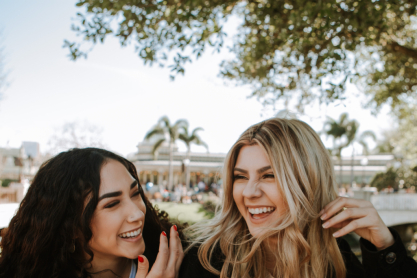 3 απλοί τρόποι για να γίνετε πιο συμπαθείς στους άλλους