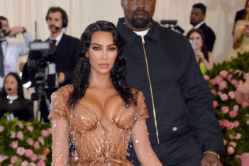 Ο Kanye West πήγε με δράματα στο πάρτι της κόρης του, αφού κατηγόρησε την Kim πως του έκρυβε τη διεύθυνση