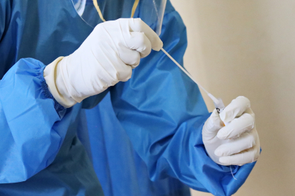 Rapid test: Πότε πρέπει να το κάνετε και πώς να το «διαβάσετε» - Πλήρης οδηγός
