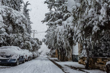 Κακοκαιρία Ελπίς: Σε ποιες περιοχές της Αθήνας έπεσαν τα πρώτα χιόνια