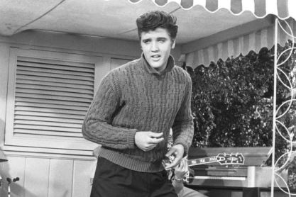 Η ιστορία πίσω από την επιτυχία του cable-knit πουλόβερ: Tο αγαπημένο του Elvis Presley και του Harry Styles
