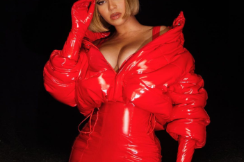 Η Ivy Heart κάνει πρεμιέρα και η Beyoncé ετοιμάζεται για Βαλεντίνο με red latex look