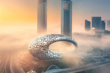 Το εντυπωσιακό «Μουσείο του Μέλλοντος» στο Ντουμπάι άνοιξε τις πόρτες του