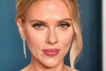 H Scarlett Johansson λανσάρει τη δική της σειρά skincare «The Outset»