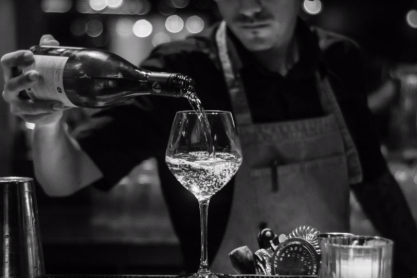 Πέντε bar στο κέντρο της Αθήνας, ιδανικά για ρομαντικά ραντεβού