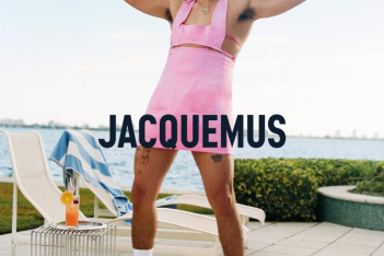 Bad Bunny όπως Brad Pitt: O ράπερ βάζει το καλύτερό του φόρεμα για τον Jacquemus