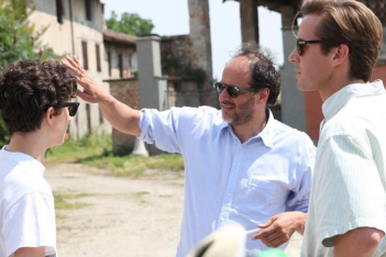 Ο Timothée Chalamet ετοιμάζει ταινία για τον κανιβαλισμό με τον Luca Guadagnino. Armie Hammer ακούς;