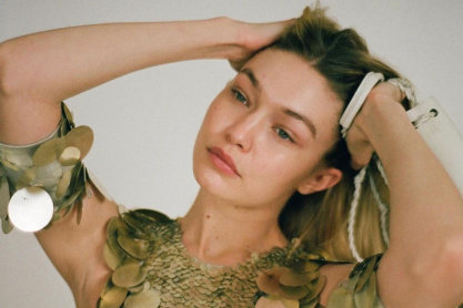 H Gigi Hadid θα δωρίσει τα έσοδά της από τον Fashion Month στην Ουκρανία