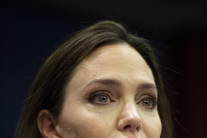 Η Angelina Jolie για τις επιπτώσεις του πολέμου στα παιδιά: «Θα πληρώσουν το μεγαλύτερο τίμημα, σε τραύματα και κατεστραμμένες ζωές»