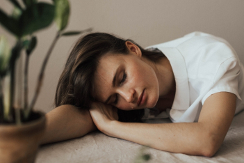 Exhaustion Gap: Το νέο χάσμα ανάμεσα στις γυναίκες και τους άνδρες