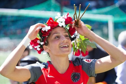 Νάντια Ναντίμ: Αφγανή πρόσφυγας, ποδοσφαιρίστρια, γιατρός