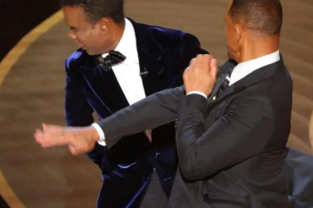 Oscars 2022: Ο Will Smith ανέβηκε στη σκηνή και χτύπησε τον Chris Rock. Σοβαρά, όχι για πλάκα