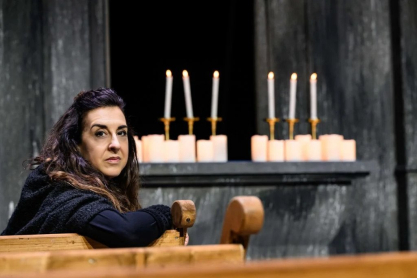 Μαίρη-Έλεν Νέζη: Απολαμβάνω να παίζω αντρικούς ρόλους γεμάτους ενέργεια και δυναμισμό