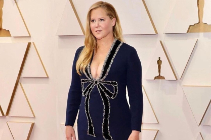 Η Amy Schumer αποκάλυψε το τραγικό αστείο που (ευτυχώς) της απαγόρευσαν να κάνει στα Όσκαρ