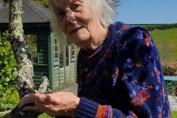 Μια 90χρονη χήρα βρήκε τη χαμένη βέρα του συζύγου της μετά από 35 χρόνια
