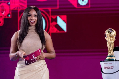 Σαμάνθα Τζόνσον: Ποια είναι η έμπειρη παρουσιάστρια που έδωσε το παρών στην κλήρωση του Μουντιάλ