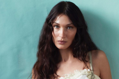 H Bella Hadid με κόκκινα μαλλιά είναι το απόλυτο inspo για το καλοκαίρι 