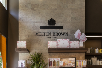 Molton Brown: Λαμπερά εγκαίνια για το πρώτο κατάστημα του διάσημου βρετανικού οίκου στην Ελλάδα