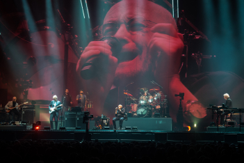 Phil Collins: Η τελευταία συναυλία ενός θρύλου σε στίχους, video και εικόνες