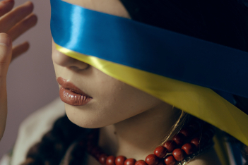 Ο βιασμός των Ουκρανών γυναικών είναι έγκλημα πολέμου κι όχι ένα ακόμη όπλο