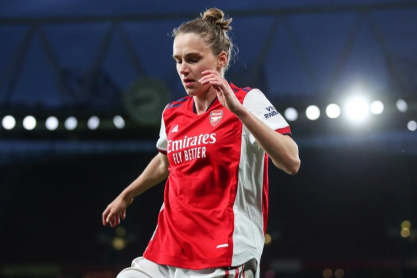 Βιβιάν Μίντεμα: Βρέθηκε μια ανάσα από το να αποσυρθεί, κι όμως γράφει ιστορία στην Women's Super League