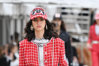 To Chanel Cruise 2022/23 show ήταν εμπνευσμένο από την Formula 1