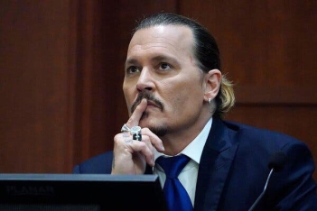 Τα μηνύματα του Johnny Depp διαβάστηκαν στο δικαστήριο: «Ελπίζω η μοίρα να της πάρει το δώρο της ζωής»