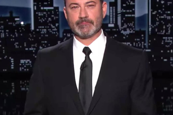 Ο Jimmy Kimmel ξεσπά για την τραγωδία στο Τέξας μ' έναν συνταρακτικό μονόλογο: «Αυτά είναι τα παιδιά μας»