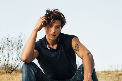 Η Tommy Hilfiger παρουσιάζει την παγκόσμια συνεργασία Play It Forward με τον Shawn Mendes