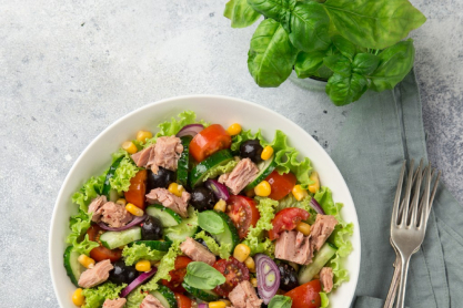 Σαλάτα με τόνο κονσέρβα: Νόστιμη, γρήγορη και θρεπτική, είναι όμως υγιεινή;