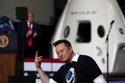 O Elon Musk θέλει τον Trump ξανά στο Twitter: Η απόφαση για απαγόρευση ήταν «ηθικά λανθασμένη και ανόητη»