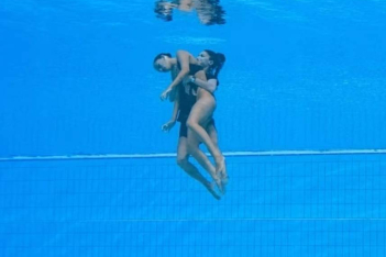 Παγκόσμιο Πρωτάθλημα Υγρού Στίβου: Η 25χρονη Ανίτα Αλβάρεζ λιποθύμησε μέσα στην πισίνα- Την έσωσε η προπονήτριά της